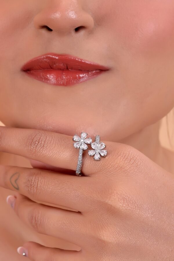 Exquisite Silver Floral Ring with Sparkling Petal-Shaped Gemstones – A Dazzling Symbol of Elegance and Grace - Image 7
