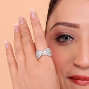 Elegant Crossover Diamond Ring – Radiant Sparkle & Timeless Design Give me long description with emoji
