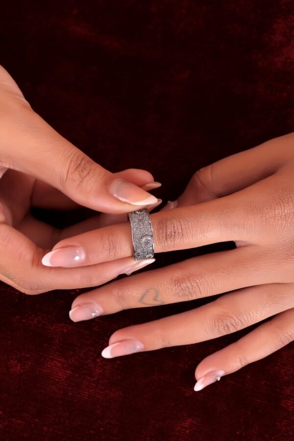 Luxurious White Diamond Ring – A Timeless Sparkling Masterpiece for Elegant Sophistication - Image 3