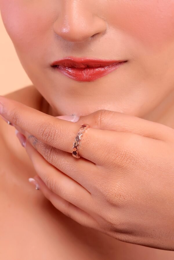Exquisite Hexagon Ring with Sparkling Gemstone Accents – A Modern and Minimalist Statement of Elegance