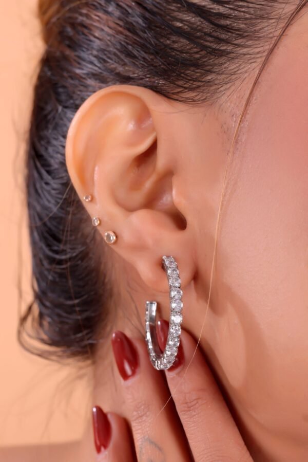 Elegant Diamond Hoop Earrings in White Gold – Timeless Sparkle & Luxury - Image 4