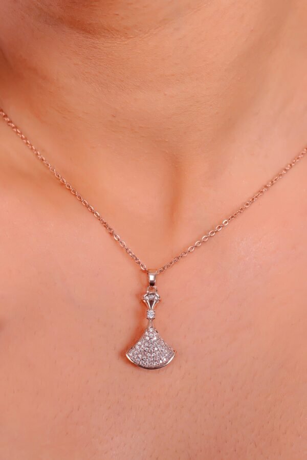 Elegant Fan Pendant Necklace with Sparkling Accents - Image 4