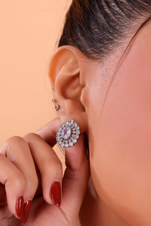 Luxury Halo Oval-Cut Crystal Jewelry Set – Elegant Necklace & Stud Earrings - Image 2