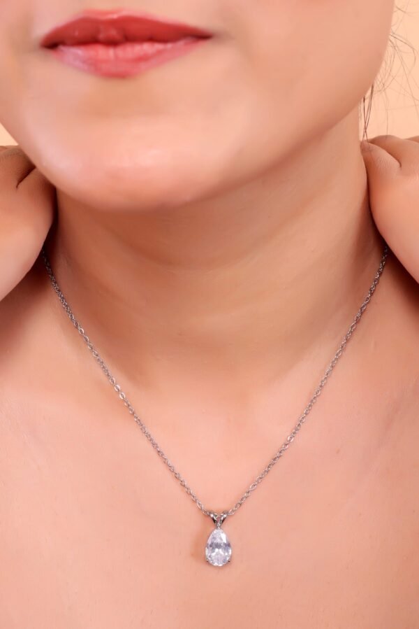 Elegant Pear-Cut Diamond Pendant Necklace – Timeless Brilliance & Sophistication - Image 6