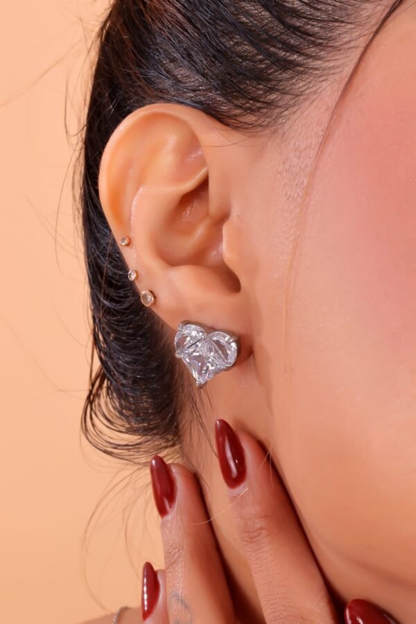 Elegant Heart-Shaped Diamond Jewelry Set – Sparkling Necklace & Earrings for a Timeless Look - Image 5